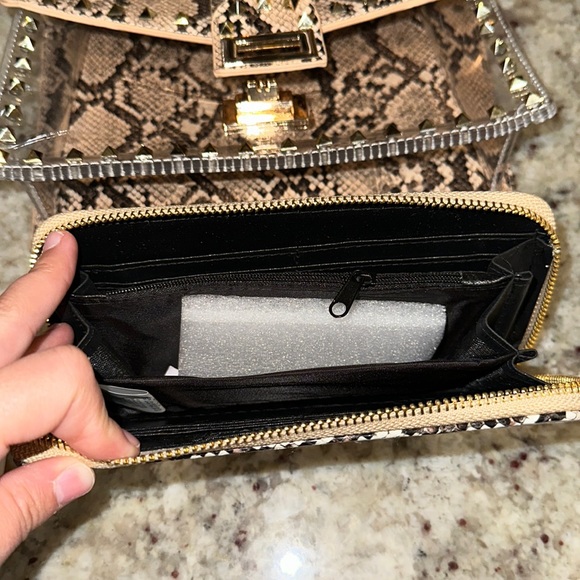 Beige Snake Stud - Picture 9 of 9